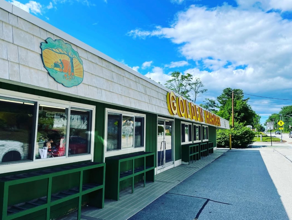 Golden Harvest Produce Market exterior on Route 1 in Kittery, Maine
